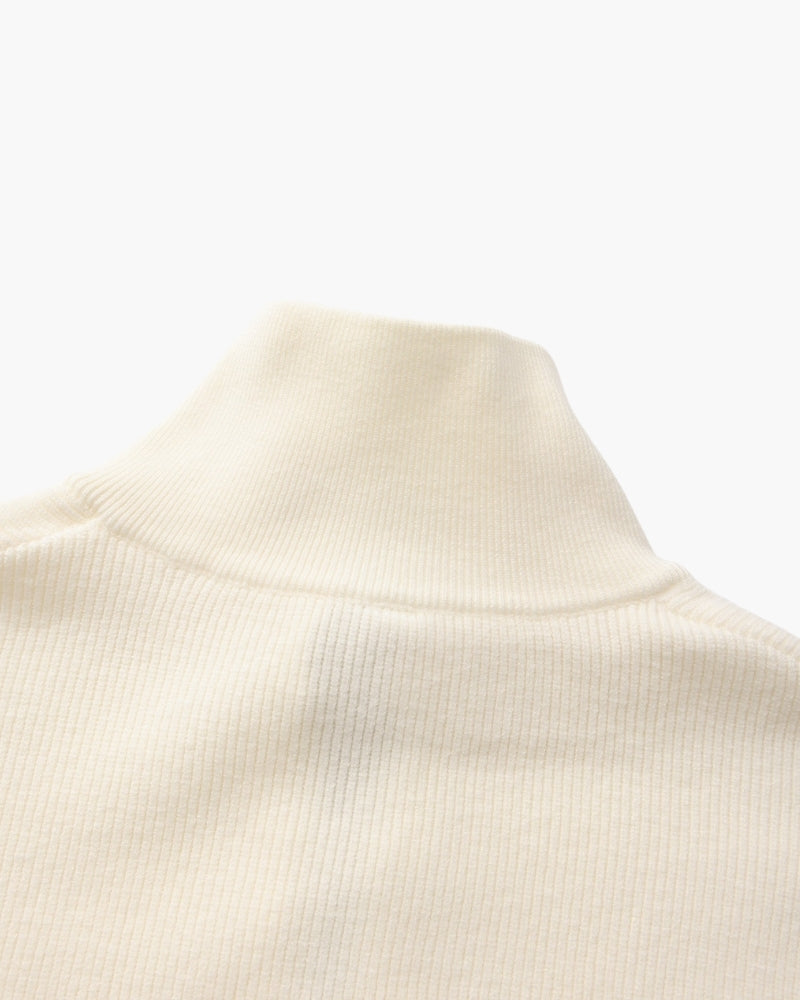 Raffinierter Strickpullover mit halbem Reißverschluss