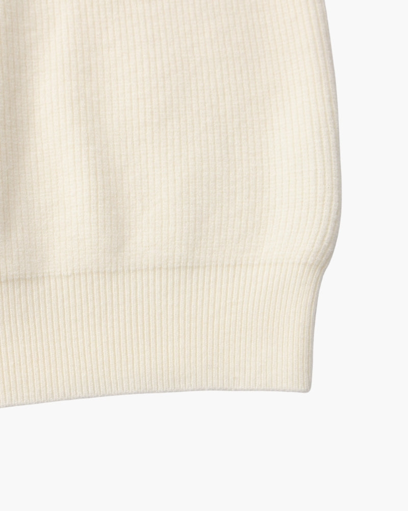 Raffinierter Strickpullover mit halbem Reißverschluss