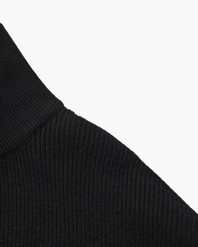 Raffinierter Strickpullover mit halbem Reißverschluss